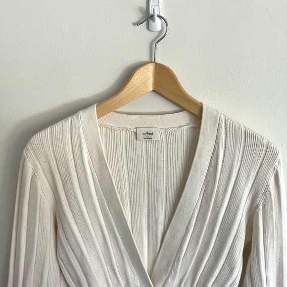 Aritzia Wilfred Plunge Front Cardigan - Picture 4 of 9